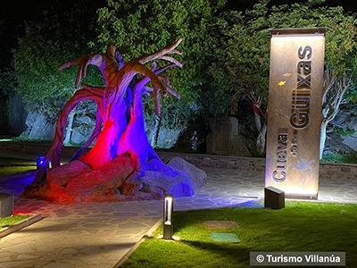 plaza_turismovillanua-nocturna1