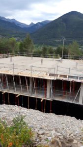 Sayerri - Estructura techo de la planta sótano en Mayo de 2019 02 - Inmobiliaria Casmar - Pisos, apartamentos en Pirineo
